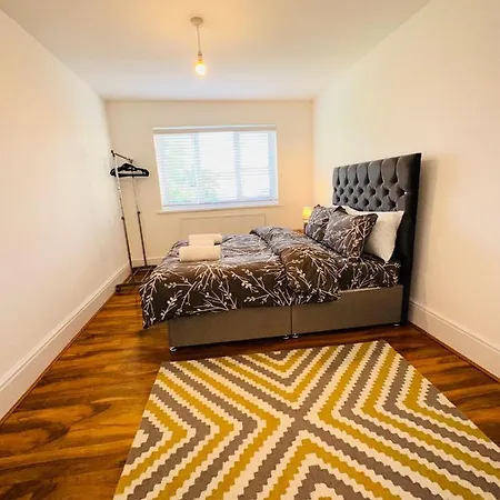 Newley Refurbished One Bedroom Flat Hastings Exterior photo